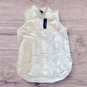 Worthington woman’s sleeveless blouse